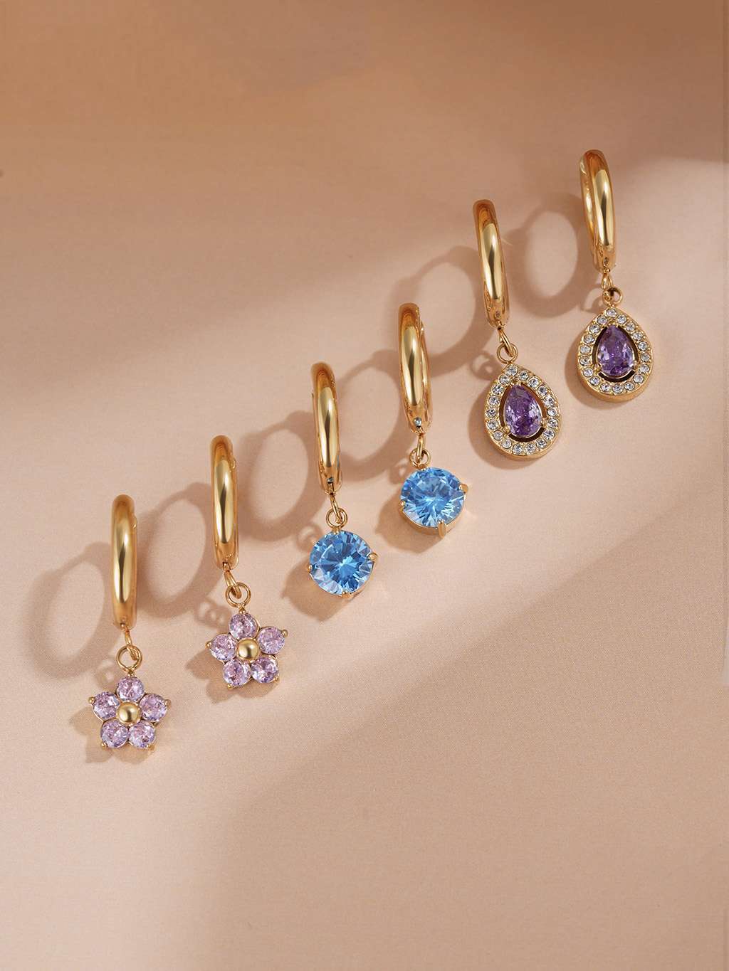 Little Flower Hoop Ohrringe Gold 10mm - Dorose | Wasserfester Schmuck, 18K vergoldet