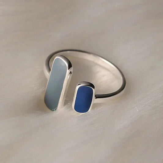 Vintage ring mit blauem stein in silber