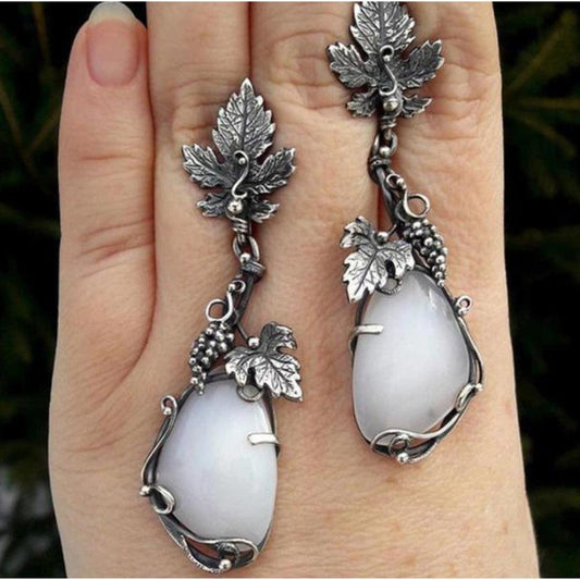 Boho blatt ohrringe mit weißem opal in sterling silber