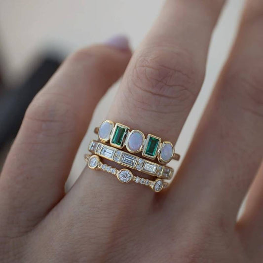 Vintage ringe mit weißem und grünem opal