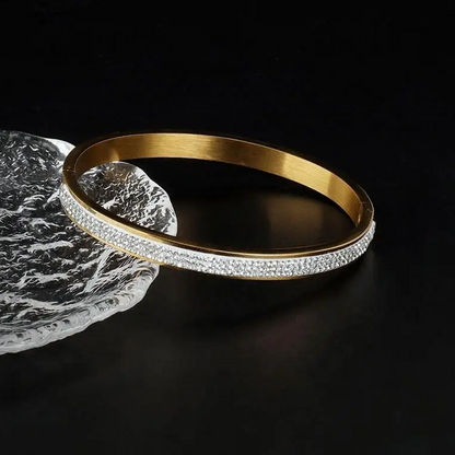 Yssa - Elegante Infinity-Armreifen aus Edelstahl