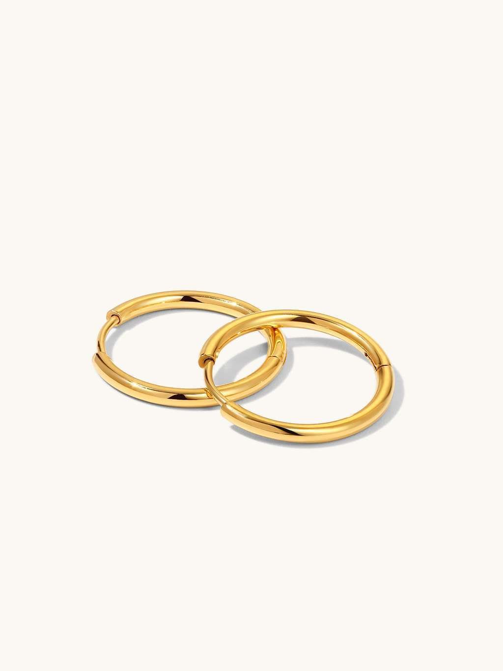 Blank Hoops Ohrringe Gold Medium 14mm - Dorose | Wasserfester Schmuck, 18K vergoldet