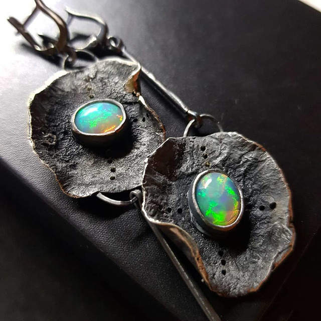 Boho ohrringe mit grünem opal in silber