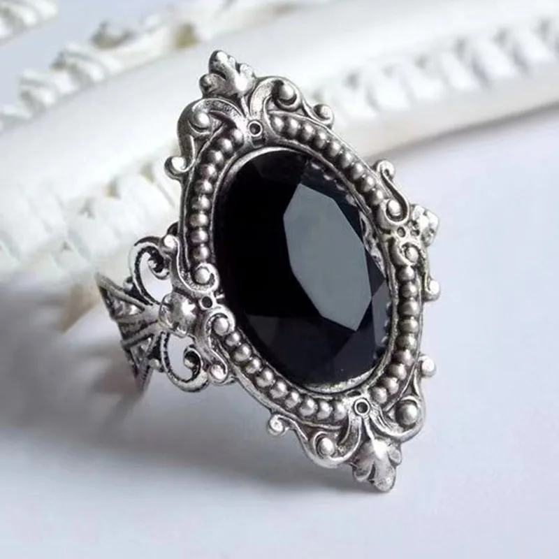 Boho-ring mit schwarzem stein in silber