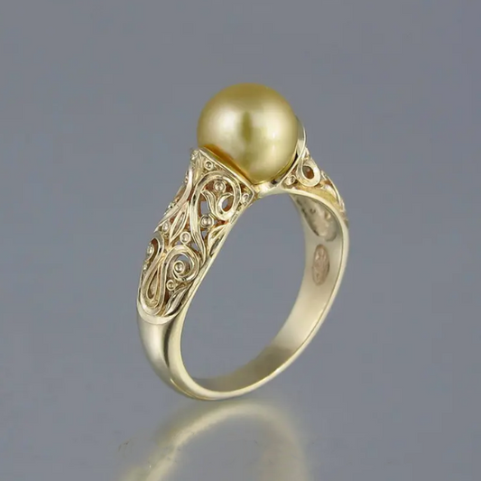 Goldener vintage perlenring