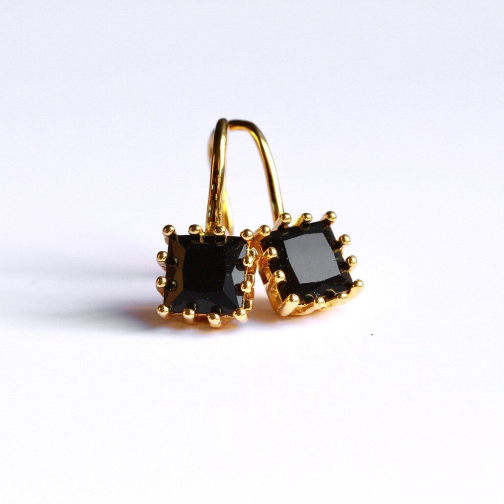 Indy - Zeitlose Polyhedron-Ohrringe