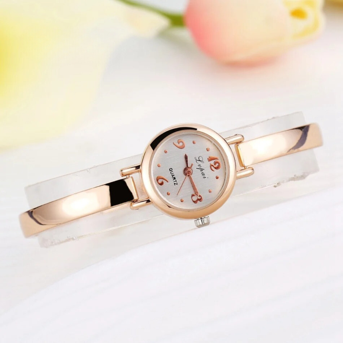 Dalia Stahluhr mit kleinem Zifferblatt